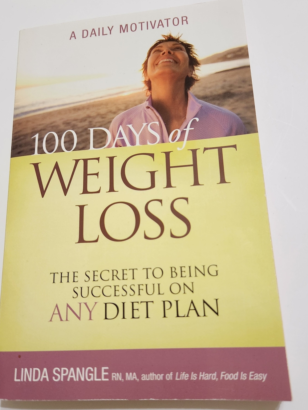 100 Days of Weight Loss Daily Motivator Notebook - Yellow & Pink